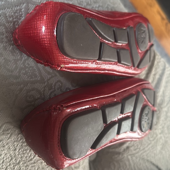 Michael Kors red patent leather flats size 7 - Picture 4 of 8